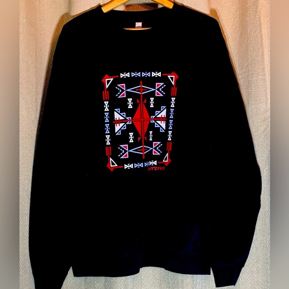 Native American design sweatshirt XL - never worn - Picture 1 of 1